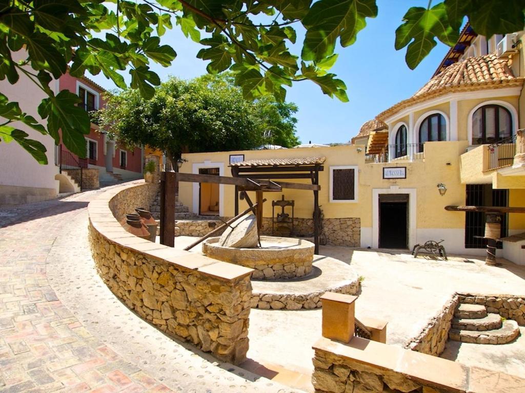 Occidental Pueblo Acantilado Ел Кампело Екстериор снимка